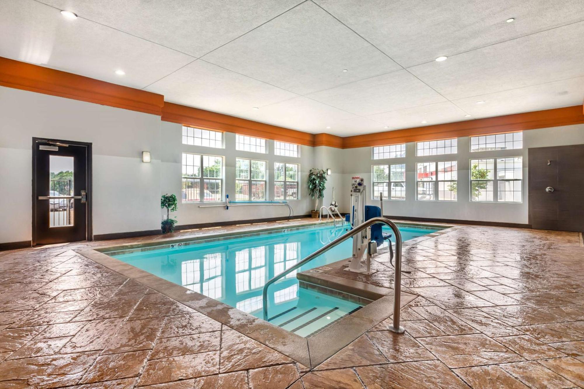 Best Western Plus Coweta'S 1St Hotel Luaran gambar